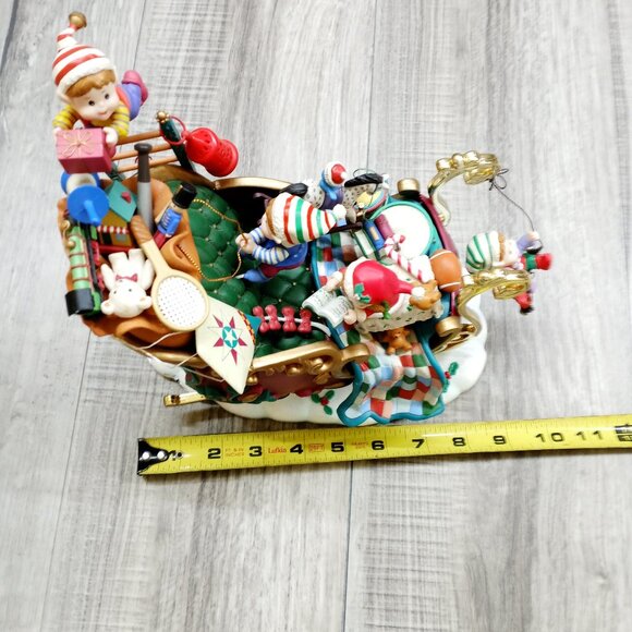 Enesco "Gettin' Ready to Go Ho Ho Ho" Musical Sleigh - Picture 11 of 11